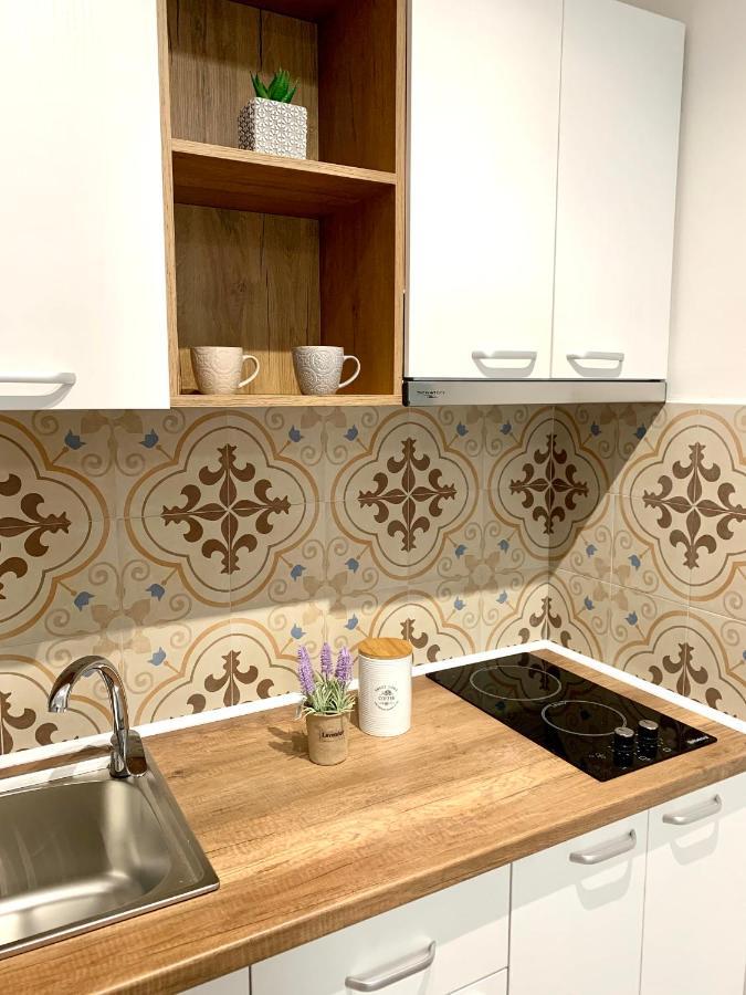 Sol Lux Studio Apartments 2Nd Floor دراس المظهر الخارجي الصورة